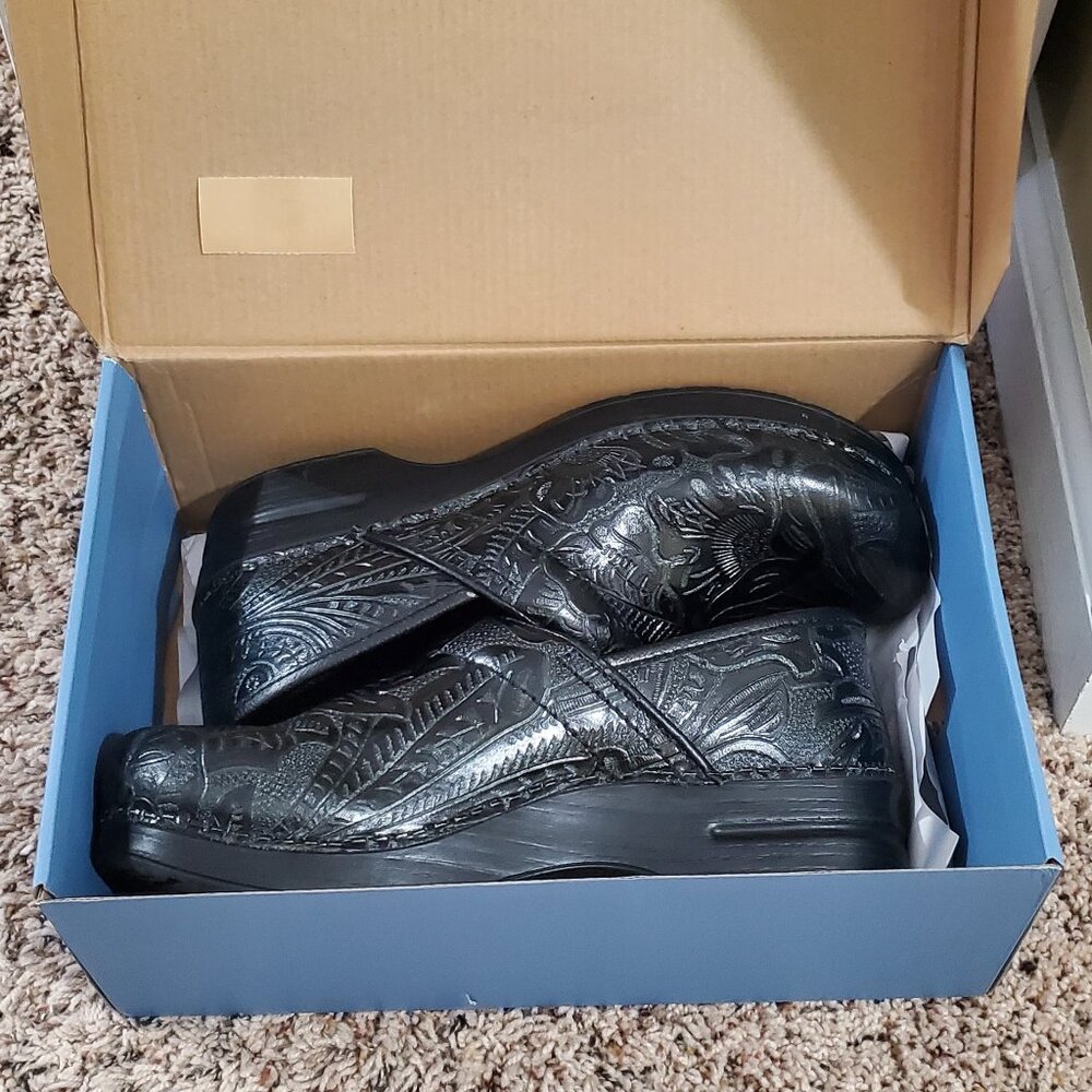 Dansko shoes professional tooled black style 906-02020 size 40